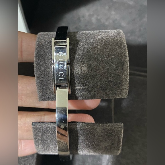 Gucci watch - Picture 2 of 3